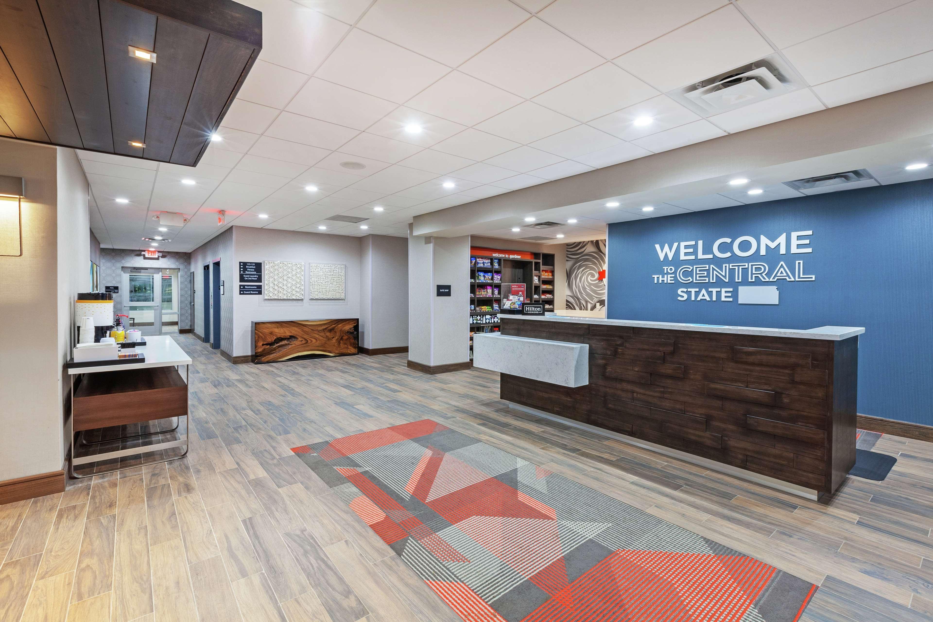 Hampton Inn Gardner エクステリア 写真