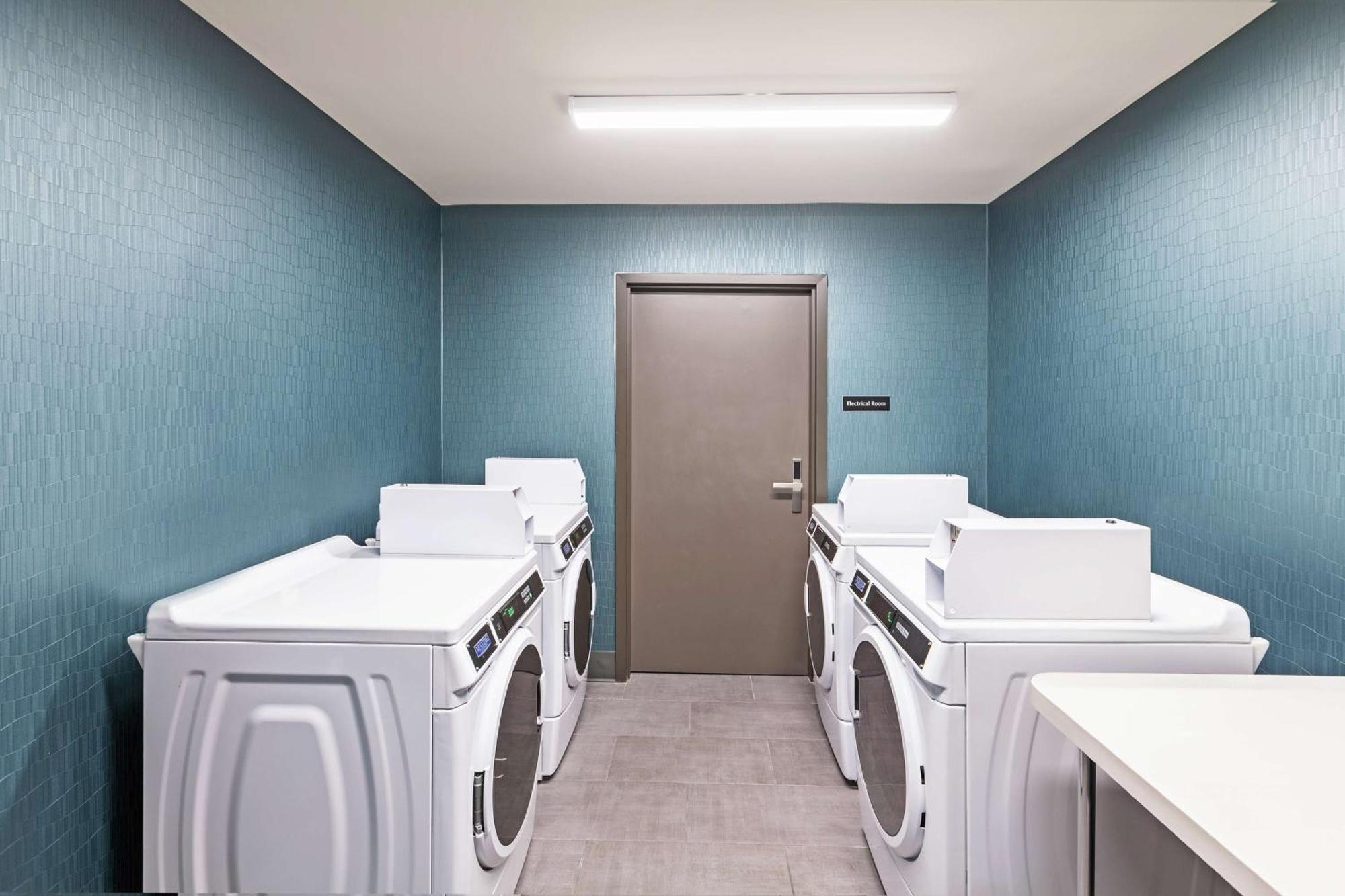 Hampton Inn Gardner エクステリア 写真